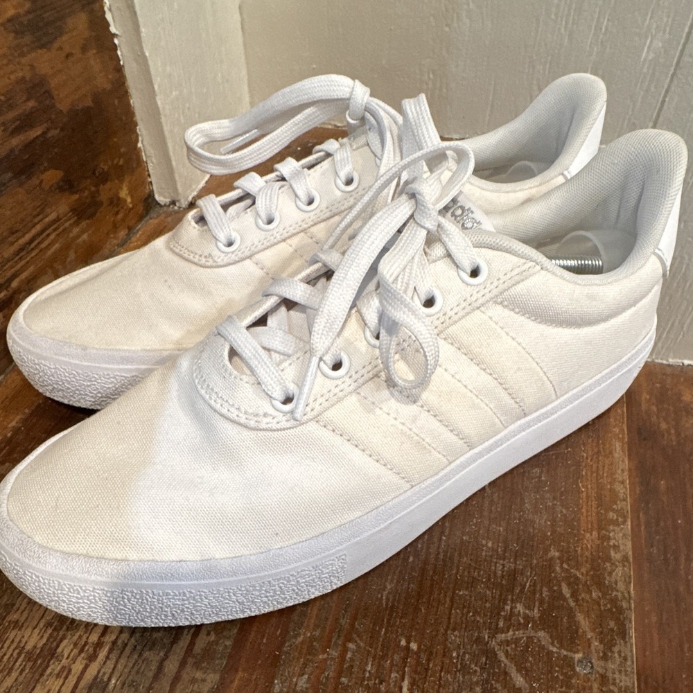 Adidas Men's Sz 9 Vulcraid3r Skate Sneakers  Cloud White Casual Low Top Shoes